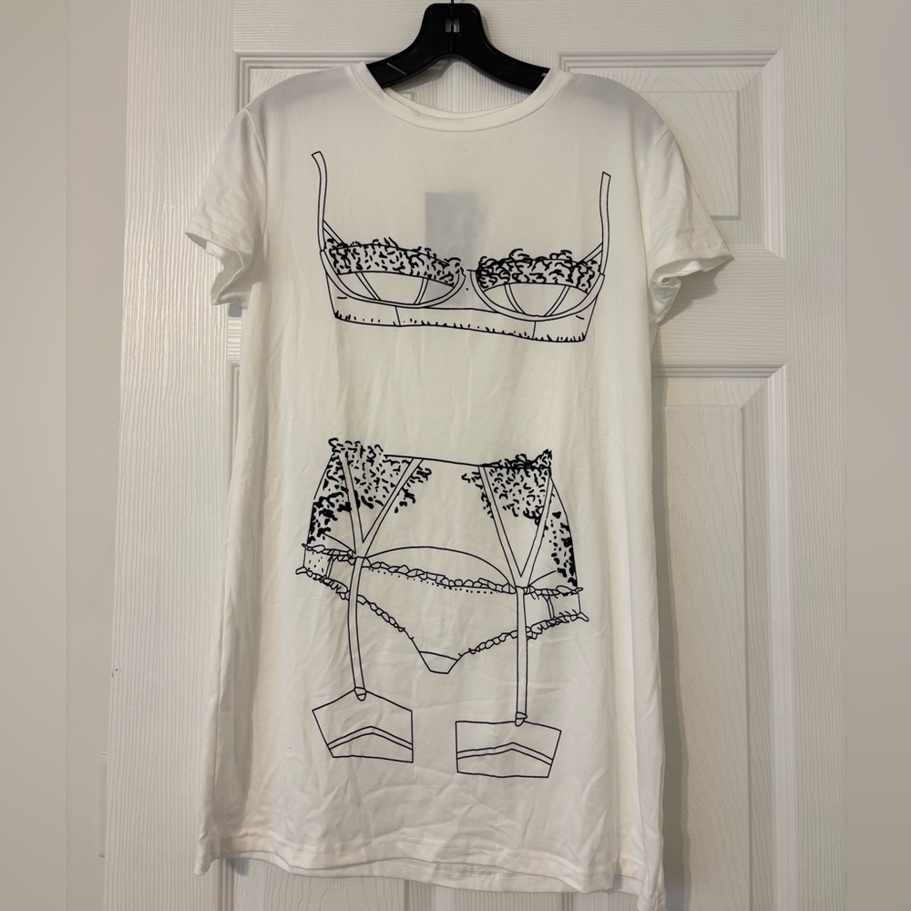 Floerns White Nightgown - Funny. NWT